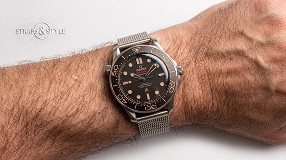 Omega Seamaster Diver 300M 007 Edition on a Straps&Style mesh bracelet