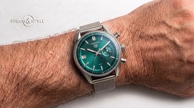 TAG Heuer Carrera chronograph with a sunburst green dial, glassbox crystal, green subdial and a date at nine on a Straps&Style mesh bracelet