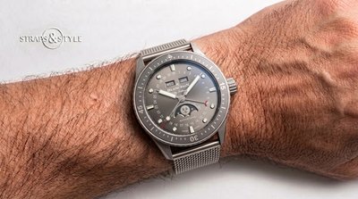 Blancpain Fifty Fathoms Bathyscaphe complete calendar on a Straps&Style mesh bracelet