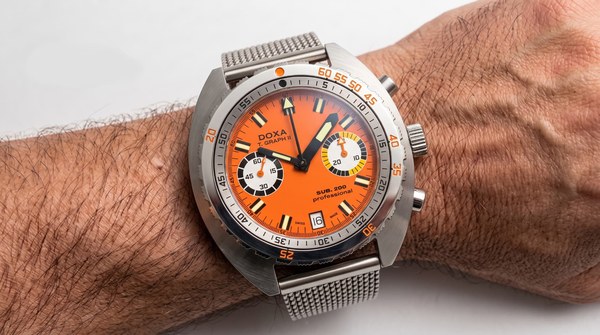 Doxa T-Graph II SUB 200 Professional orange-dial chronograph on a Straps&Style mesh bracelet