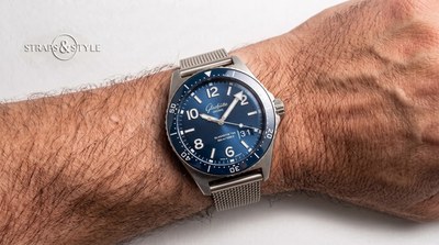 Glashütte Original SeaQ diver with sunburst blue dial and matching rotating dive bezel on a Straps&Style mesh bracelet